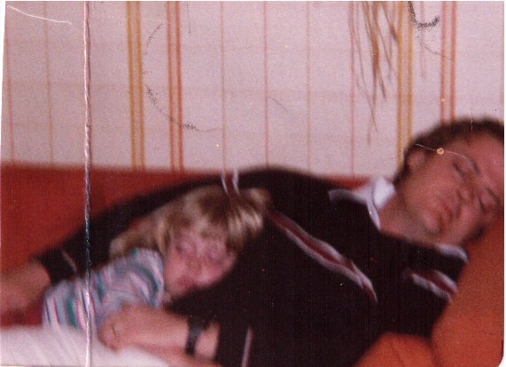 Snoozin with Robyn